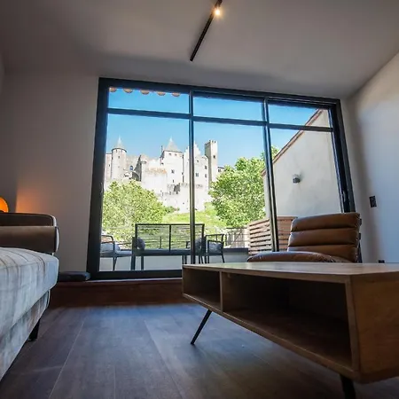 Le Loft De La Tour Pinte Apartment *